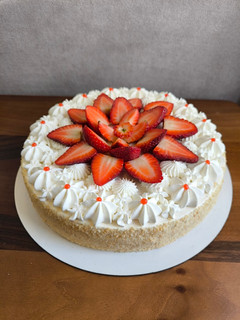 عکسی از دستور 🇷🇺 کیک روسی مدوویک توت فرنگی (Strawberry Medovik Cake)