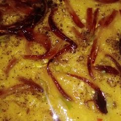 A picture of Khatti dal masoor.