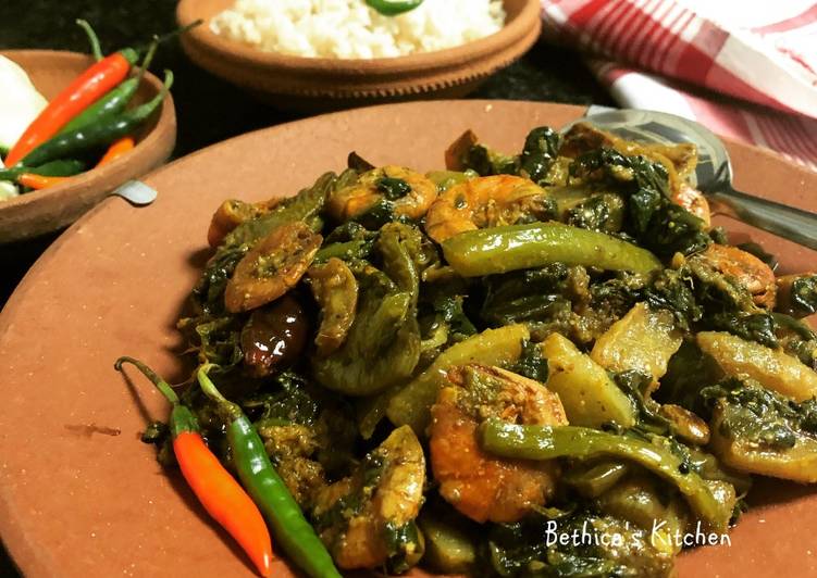 The Simple and Healthy Pui Shaag Chingri Chorchori (Malabar Spinach Curry)