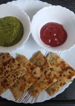 પનીર ચીઝ ચીલી પરાઠા રેસીપી મુખ્ય ફોટો