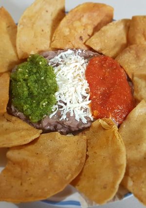Una foto de Frijolitos "Viva México Ca...mpeones"