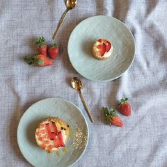 A picture of Mini cheese cakes.