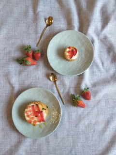 A picture of Mini cheese cakes.
