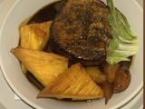 Medalhão de carne com ananás caramelizado