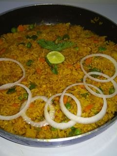 સ્ટ્રીટ સ્ટાઇલ તવા પુલાવ રેસીપી મુખ્ય ફોટો