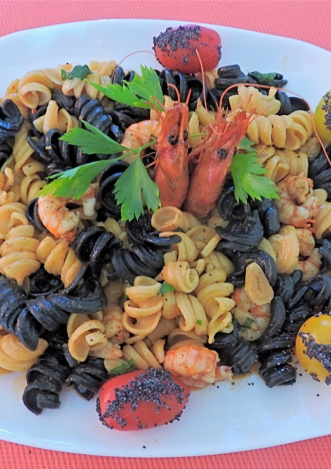 Una foto de Pasta con gambas al ajillo