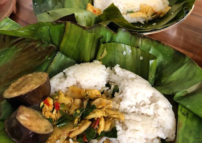 Nasi Bakar Isi Ayam Suwir Kemangi foto resep utama