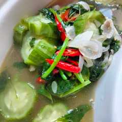 Sayur Bening Bayam Gambas রেসিপির প্রধান ছবি