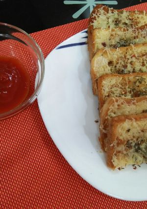 A picture of Cheese garlic bread.