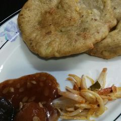A picture of Aloo ki poori.
