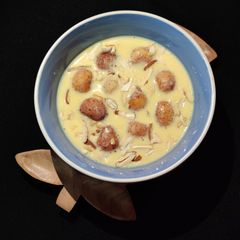 A picture of Custard chena phulki.