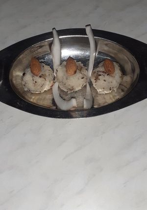 ફ્રેશ નારિયેળના લાડુ રેસીપી મુખ્ય ફોટો