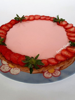 Foto di Crostata con panna cotta alle fragole