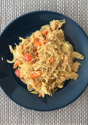 A picture of Curry rice noodles with vegetables.