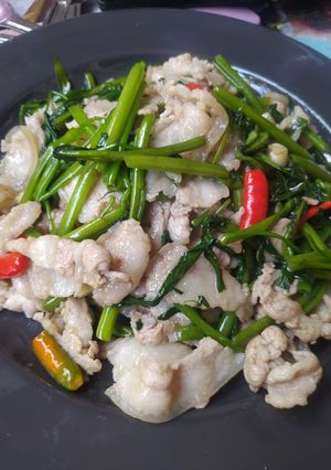 รูปของ ผัดผักบุ้งหมูสามชั้นสไลด์
