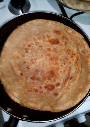 A picture of Brown chapatis.
