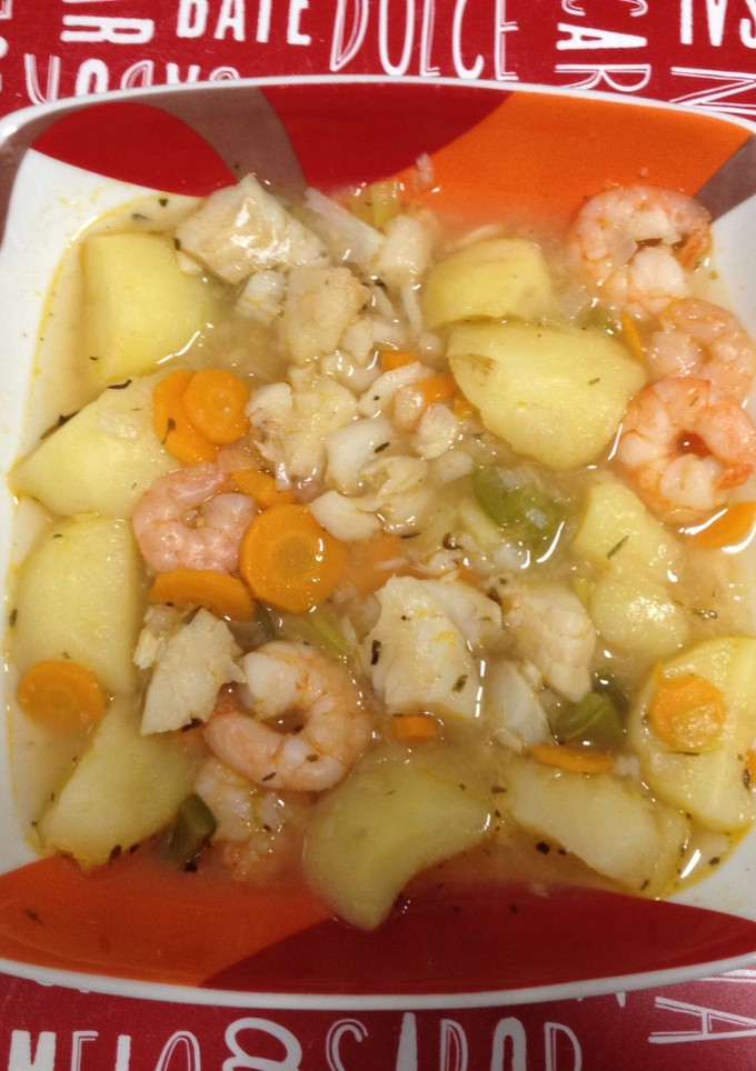 Una foto de Patatas con pescadilla/ merluza