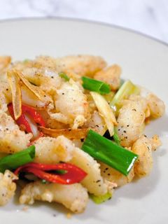 熱炒菜:椒鹽蟹管肉 的食譜成品照片
