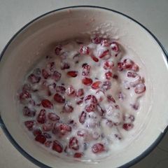 A picture of Pomegranate raita.