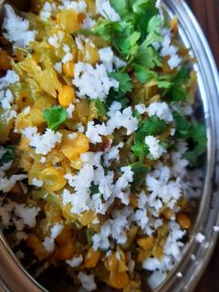 कोबी-चणा डाळ भाजी (kobi chana dal bhaji recipe in marathi) रेसिपी चे मुख्य फोटो 