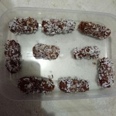 A picture of Dates and figs rolls.