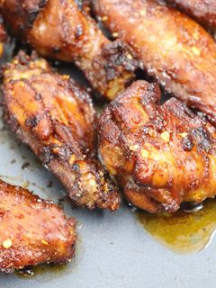 গ্রিল বাফেলো চিকেন উইংস (Grilled Buffalo Chicken Wings recipe in Bengali) রেসিপির প্রধান ছবি