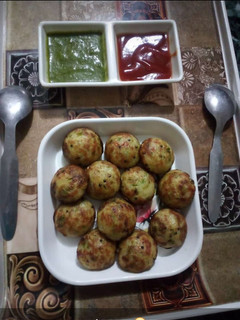 सूजी अप्पे (suji appe recipe in Hindi) रेसिपी मुख्य फोटो