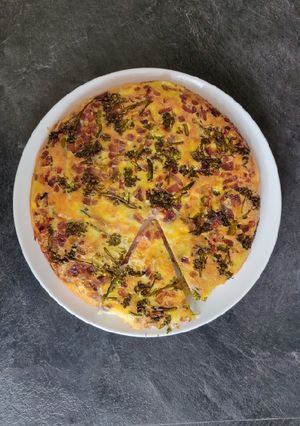 A picture of Keto ham & broccoli quiche.