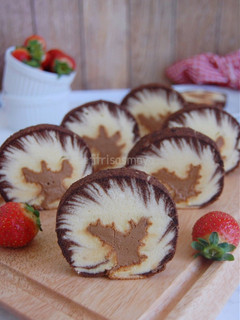 Foto resep Hurricane Chocolate Swiss Roll cake +photo step by step