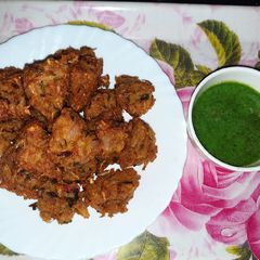 A picture of Lauki pakore with leftover rice.
