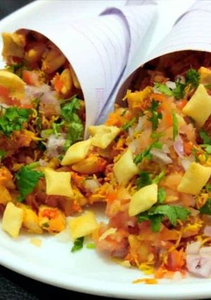 A picture of Crispy & Masaledar Cheeselings Bhel.