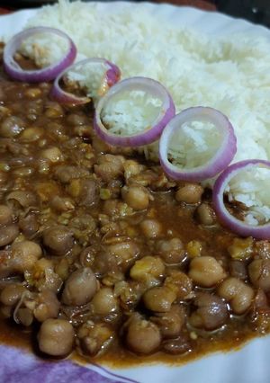 A picture of Chole Chawal.