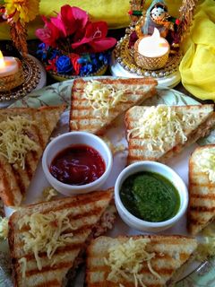 चीज़ क्लब सैंडविच (cheese club sandwich recipe in Hindi) रेसिपी मुख्य फोटो