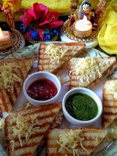 चीज़ क्लब सैंडविच (cheese club sandwich recipe in Hindi) रेसिपी मुख्य फोटो
