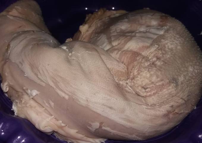 Cara Gampang Menyiapkan Cara Membersihkan Lidah Sapi yang Enak Banget