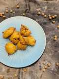 Aperitivos de garbanzos y cebolla con especias
