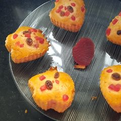 A picture of Beetroot muffins.