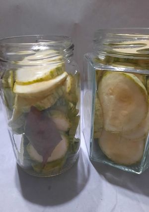 Una foto de Pickles de zucchini a la sidra