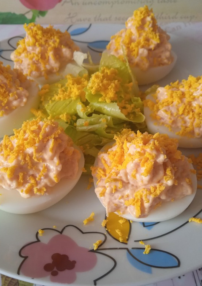 Una foto de Huevos rellenos de jamón cocido
