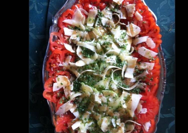 Recipe: Perfect Salade de tomates cœur de bœuf aux concombres et
copeaux de parmesan