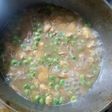 Pollo con alverjas y champiñones