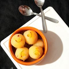 A picture of Suji Rasgulle.