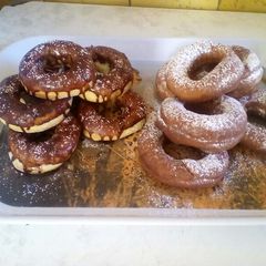 A picture of Ring Doughnuts.