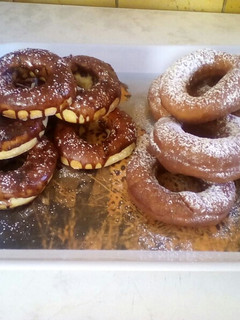 A picture of Ring Doughnuts.