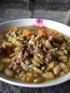 Una foto de Verdinas guisadas con carne de ternera