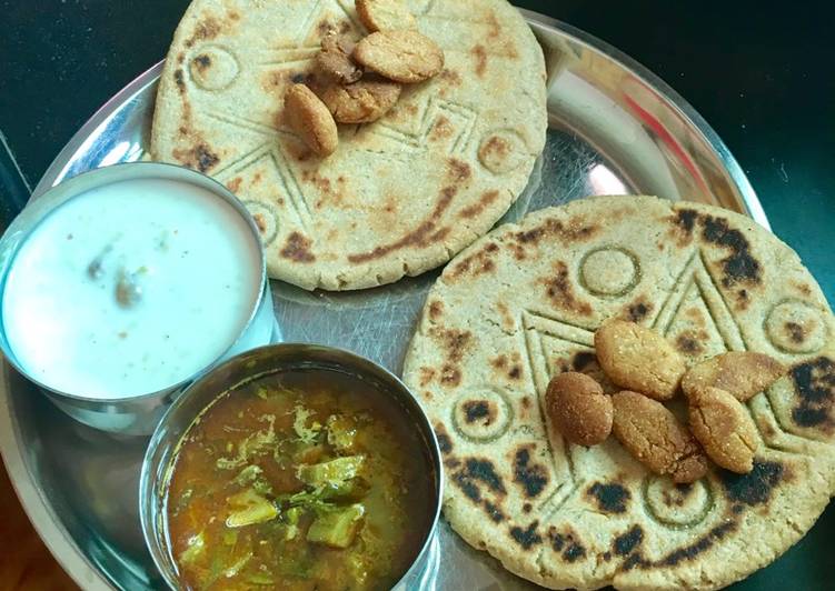 Roti and turai sabzi kheer and khazoor