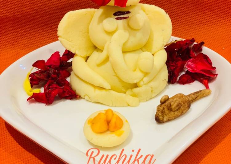 Coconut Ganpati and Mooshak