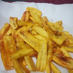 A picture of Matoke crisps.