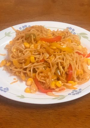 A picture of Veg Hakka noodles.
