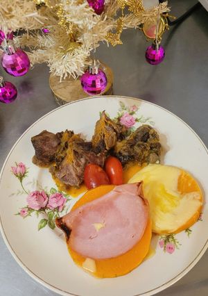 Una foto de Cuadril a la olla con calabazas al horno